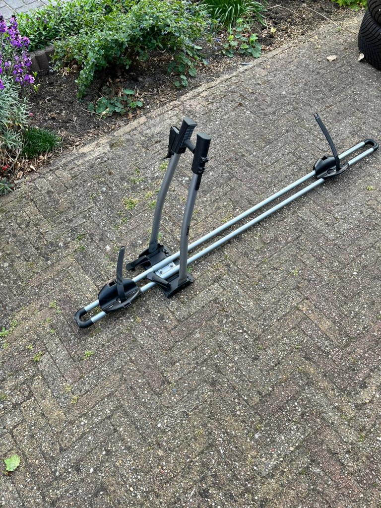 Thule fietsendrager, Ophalen, 1 fiets, Zo goed als nieuw, Fietsendrager-accessoire