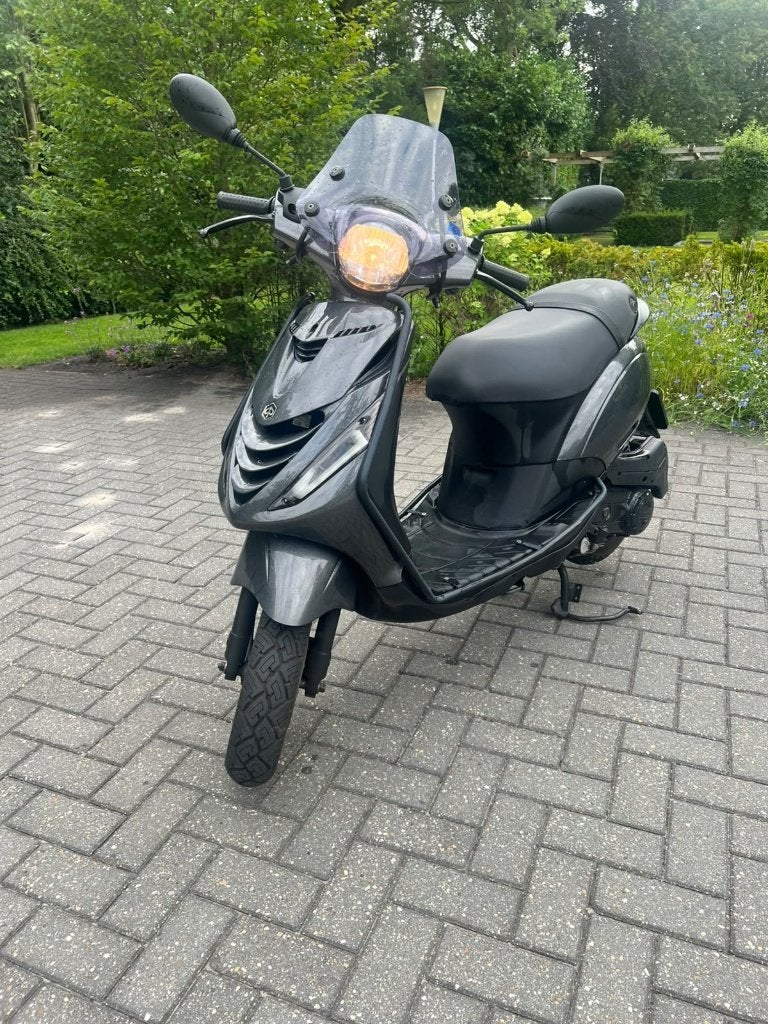 Piaggio zip 4T 2021brom 45km Sp Psychedelic Zwart | Power 1, Fietsen en Brommers, Ophalen, Maximaal 45 km/u, Zip, Zo goed als nieuw