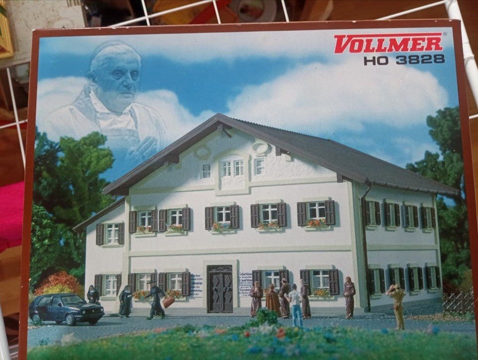 Vollmer Geboortehuis Paus Benedictus XVI met Noch monniken, Ophalen of Verzenden, Nieuw, Brug, Tunnel of Gebouw, Overige merken
