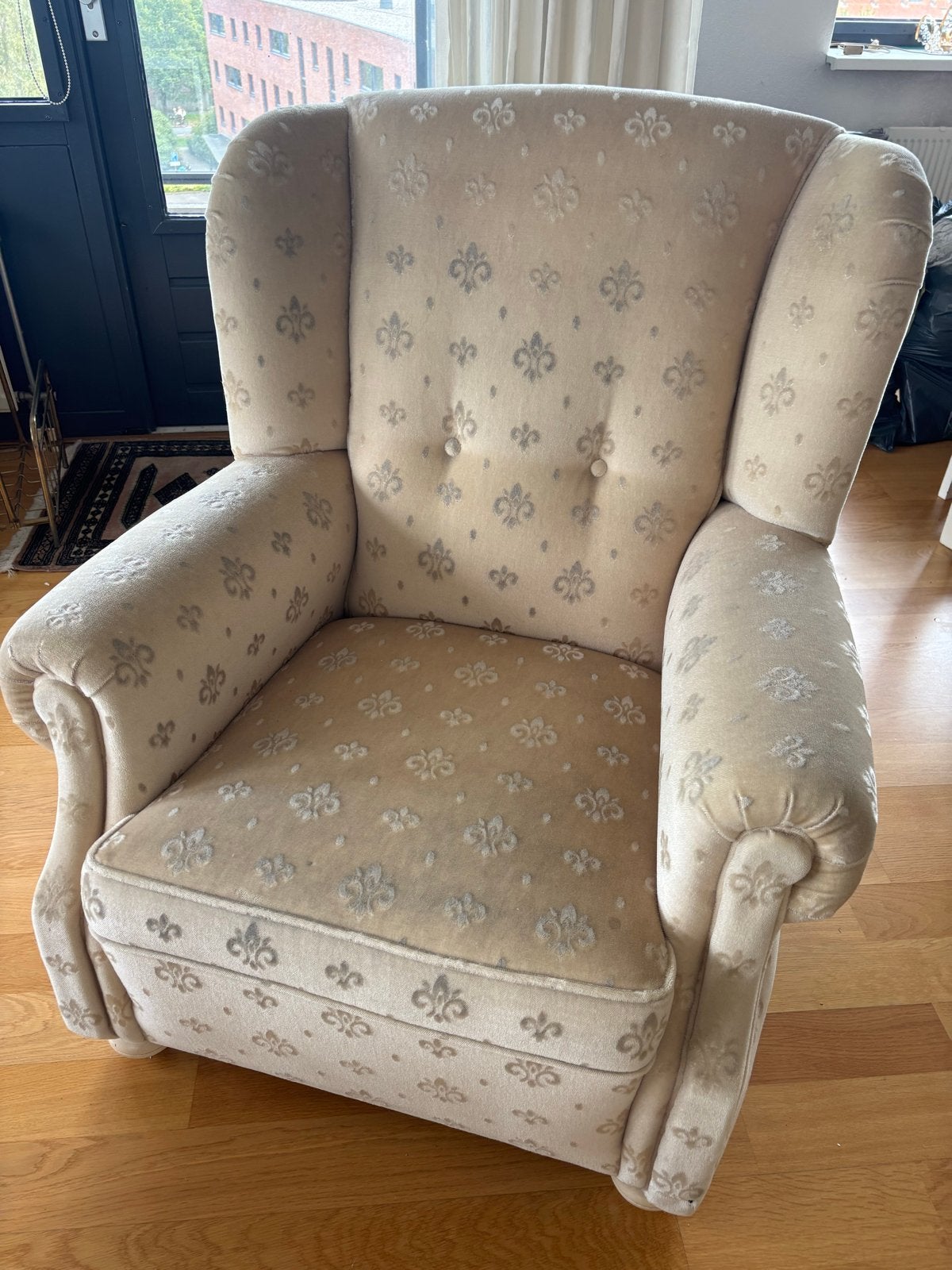 Twee comfortabele fauteuils met klassiek patroon, Ophalen, Gebruikt, Stof, 75 tot 100 cm
