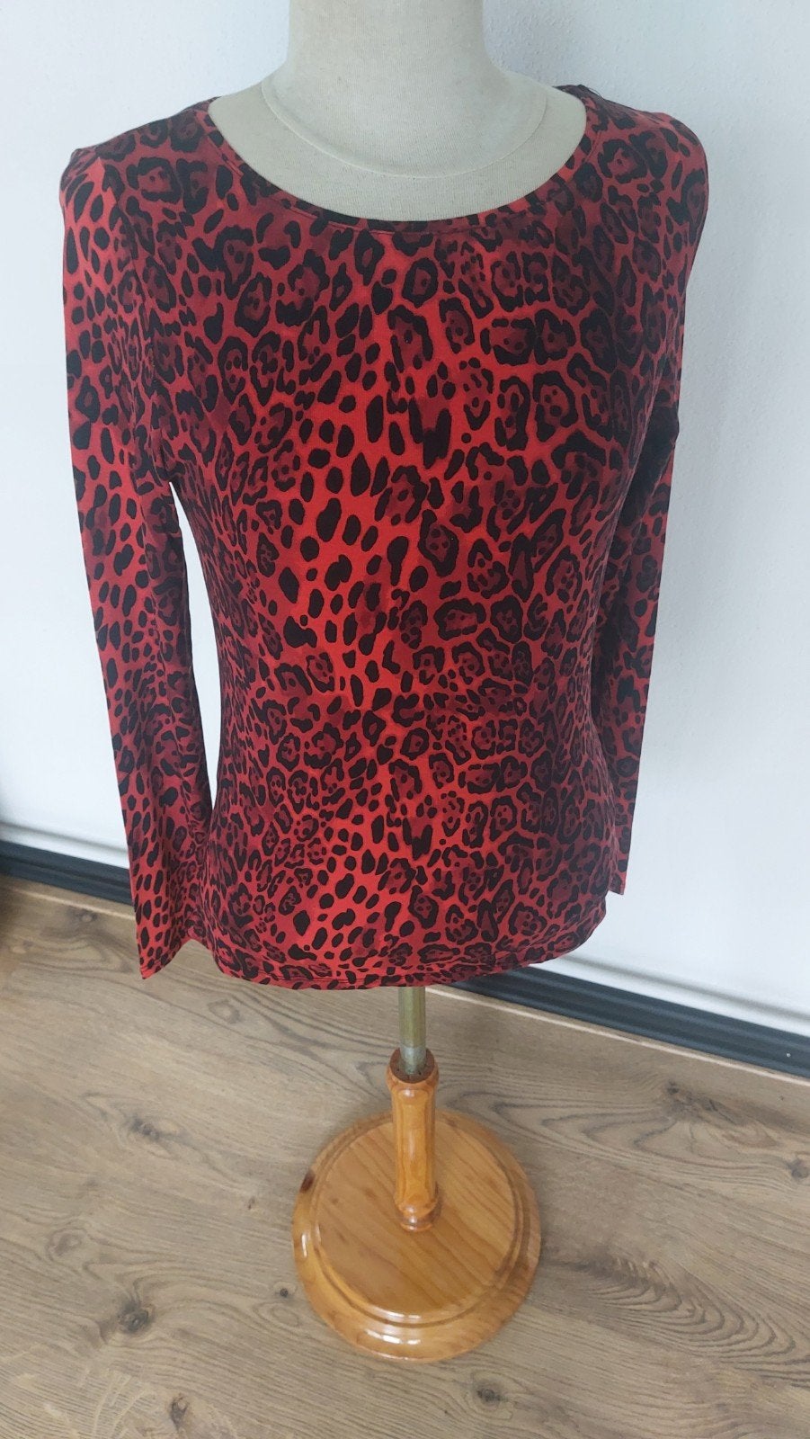 Nieuw rood/zwart luipaardprint shirt lange mouw Maat M, Maat 38/40 (M), Nieuw, Ophalen of Verzenden, Lange mouw