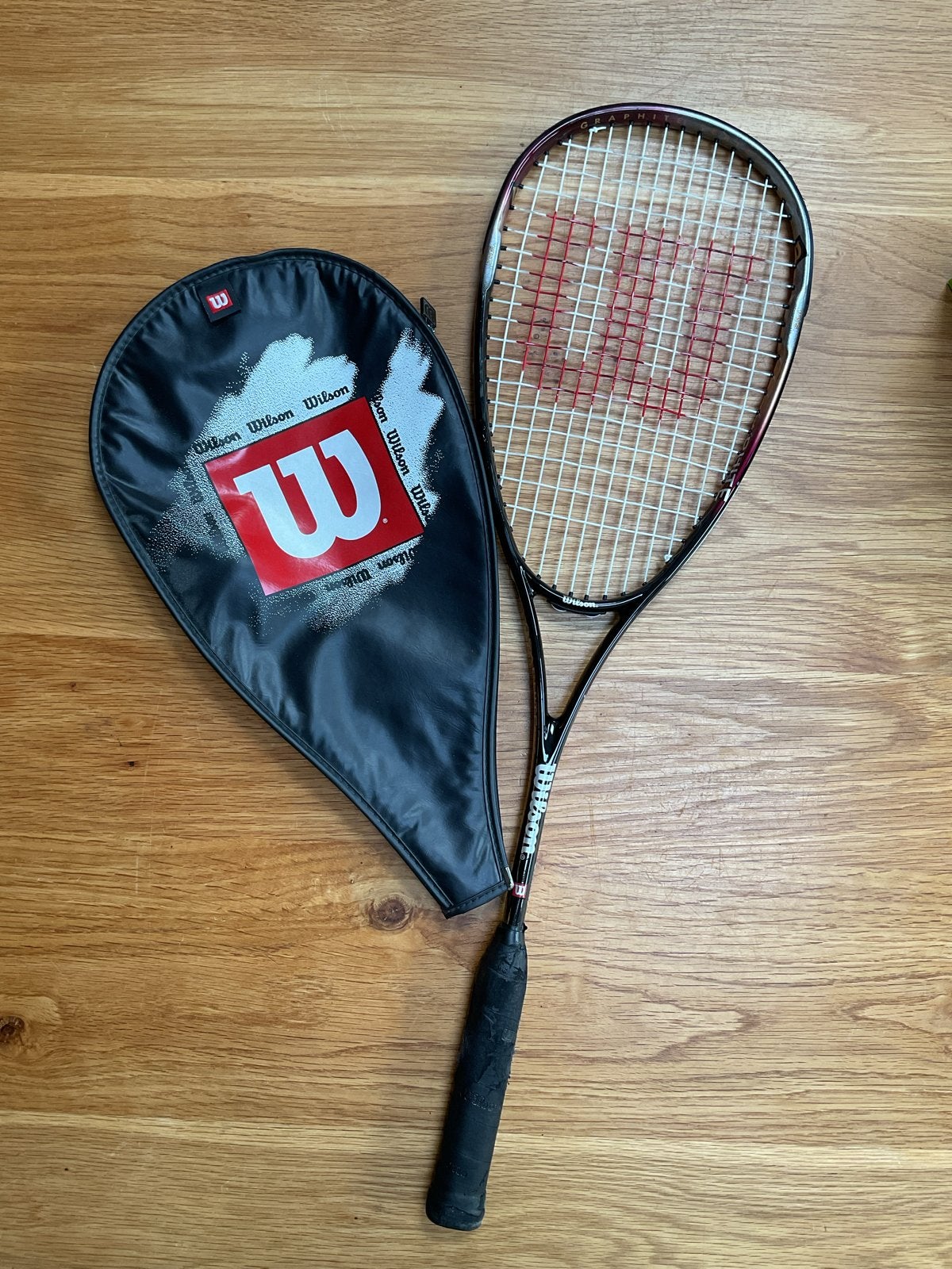 Wilson Graphite Comp squashracket met hoes, Ophalen of Verzenden, Gebruikt, Racket