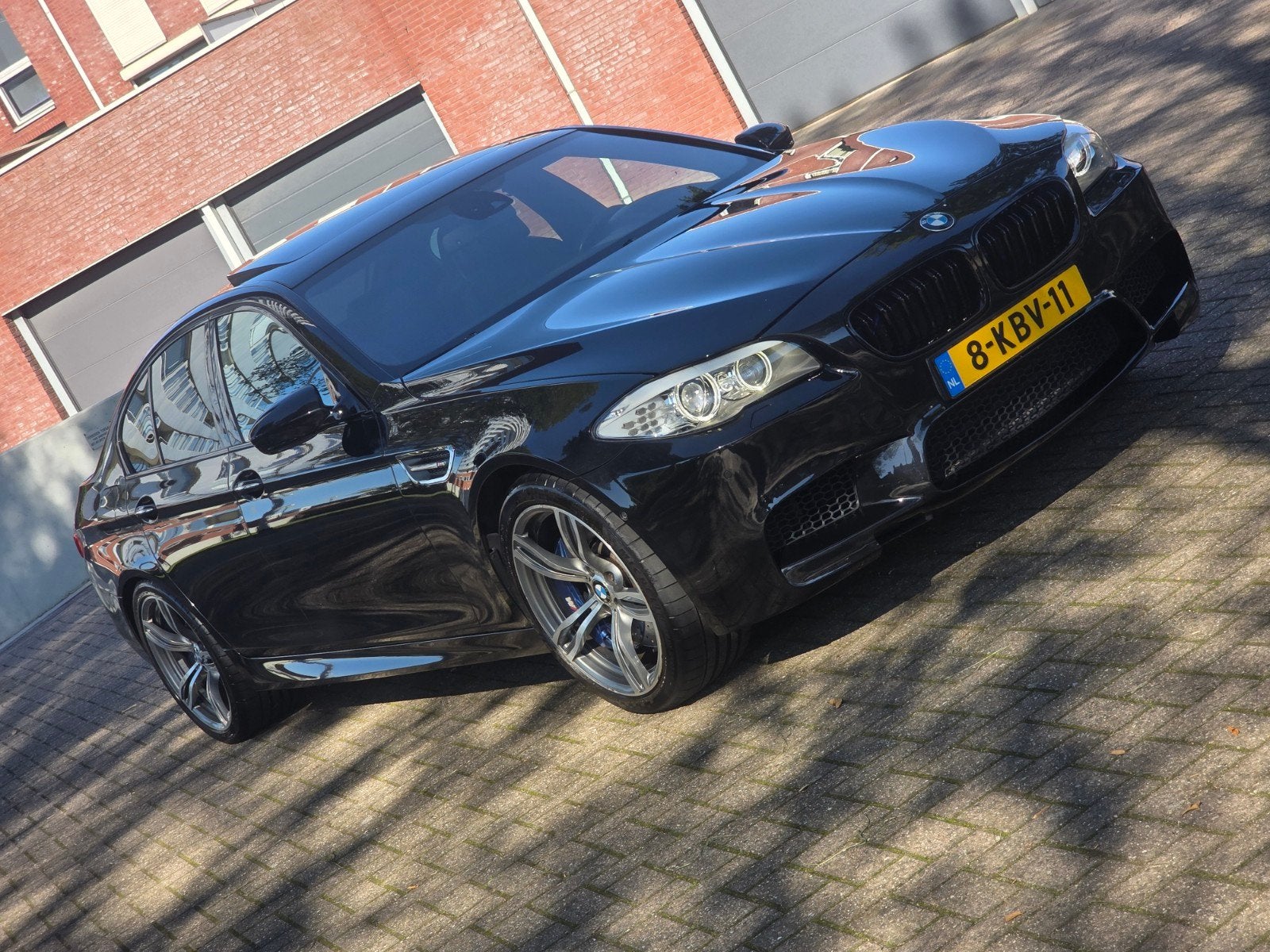 BMW M5 F10 4.4 V8 (560 PK) | Full Options | Individual | AB, Achterwielaandrijving, Zwart, Startonderbreker, Zwart
