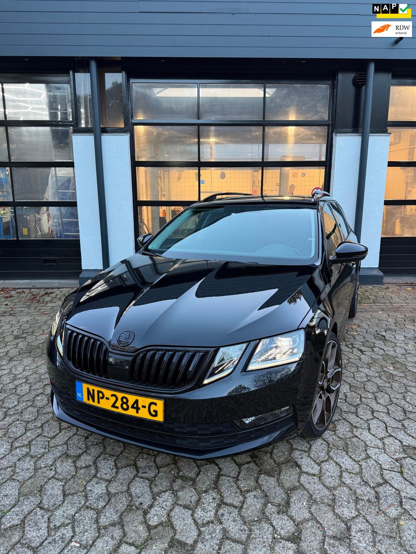 Skoda Octavia Combi 1.0 TSI Greentech Style Business *Clima*, Auto's, Dealer onderhouden, Verwarmde buitenspiegels, 116 pk, Zwart