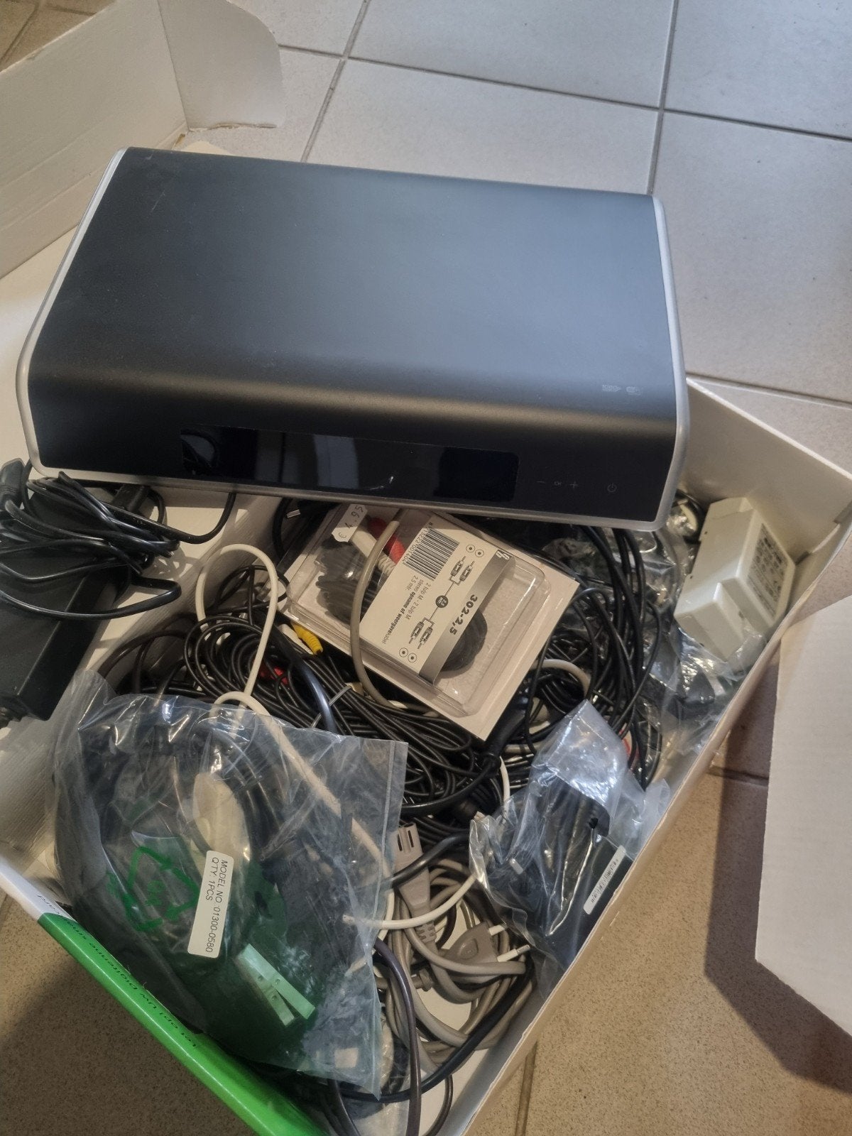 Partij elektra, mediabox, Digitenne, nieuwe kabels, timer, a, Ophalen, Nieuw