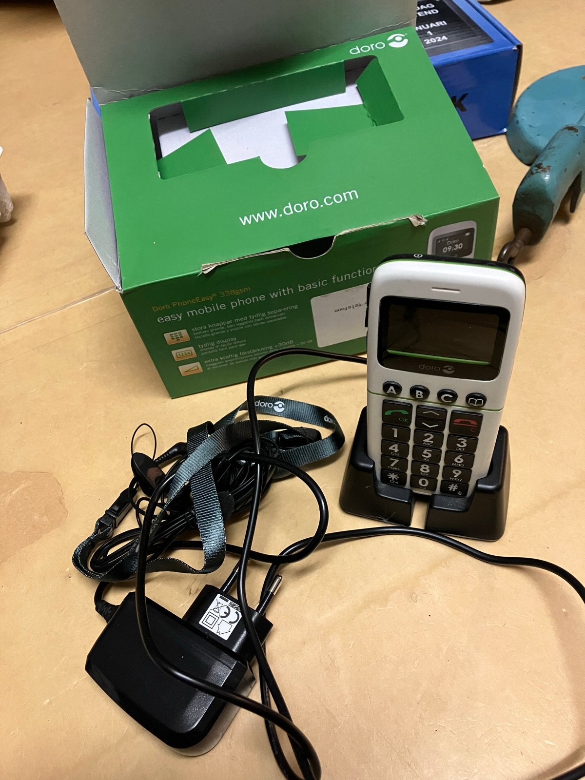 Doro PhoneEasy 338gsm - Eenvoudige seniorentelefoon, Geen camera, Ophalen of Verzenden, Zo goed als nieuw, Klassiek of Candybar