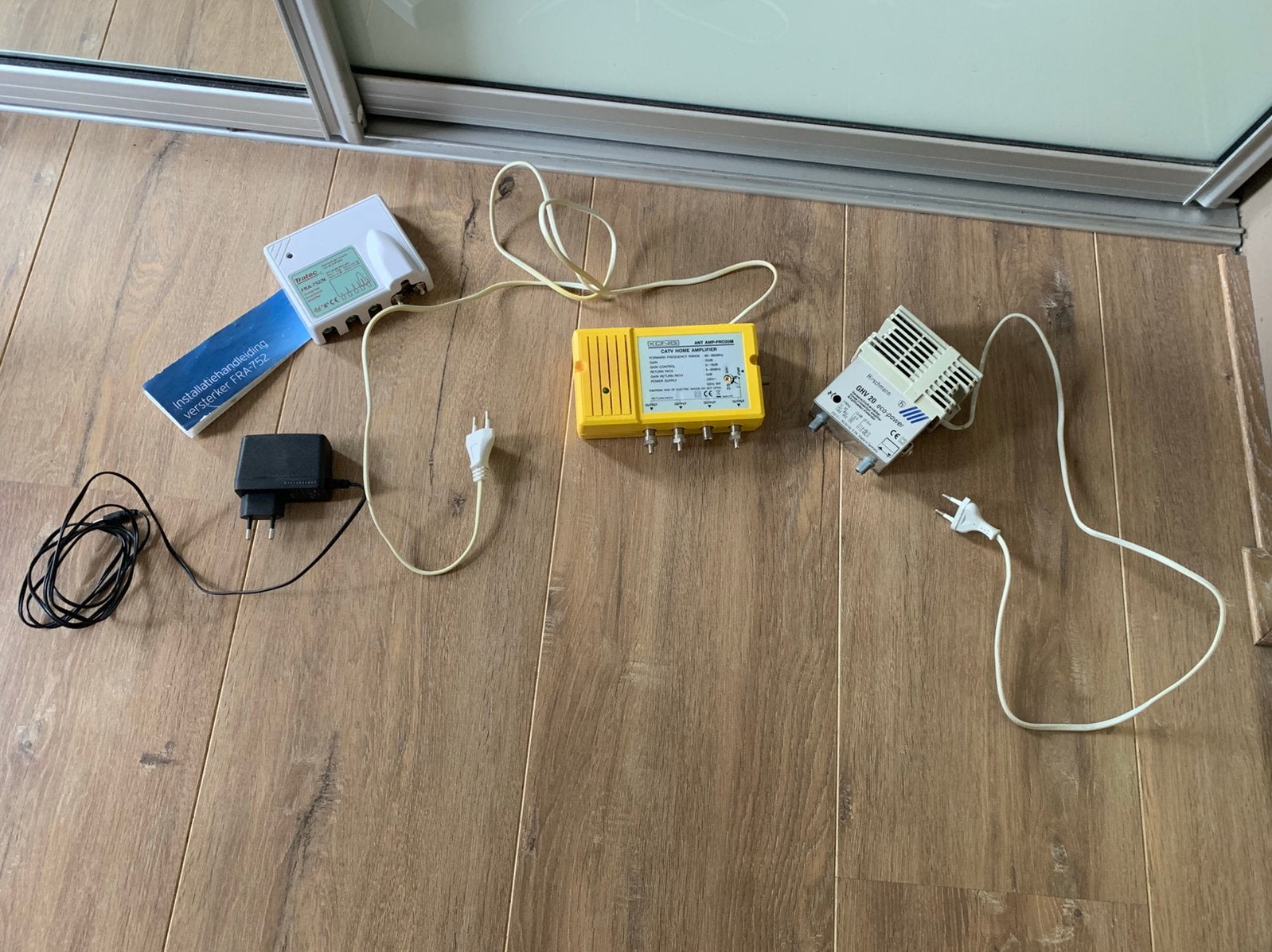 Antenne signaal versterker 3X, Ophalen, Gebruikt, Antenne