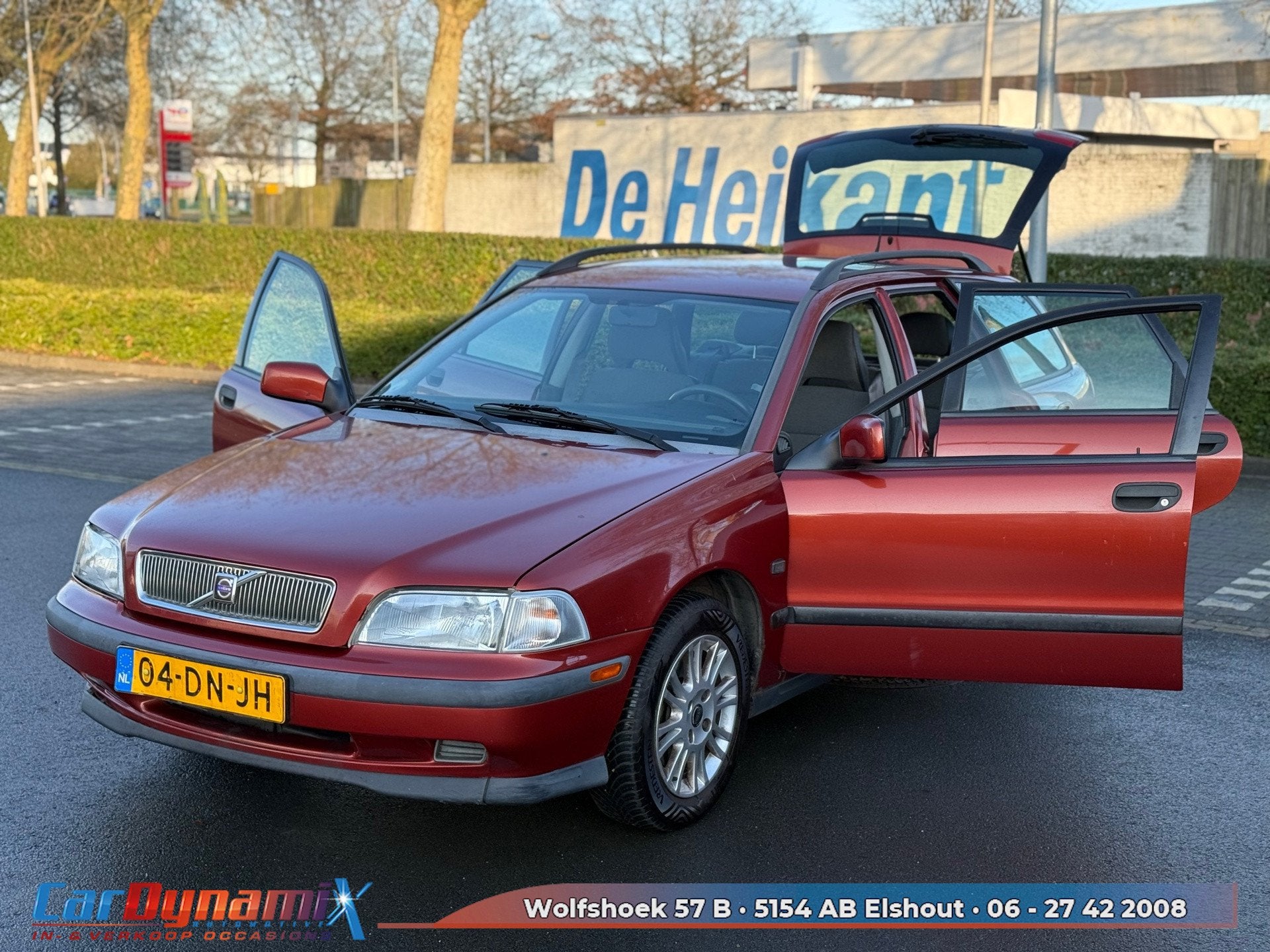 Volvo V40 1.8 Europa | Trekhaak | Airco | LMV | Nieuwe APK |, Gebruikt, 4 cilinders, Bruin, Leder en Stof