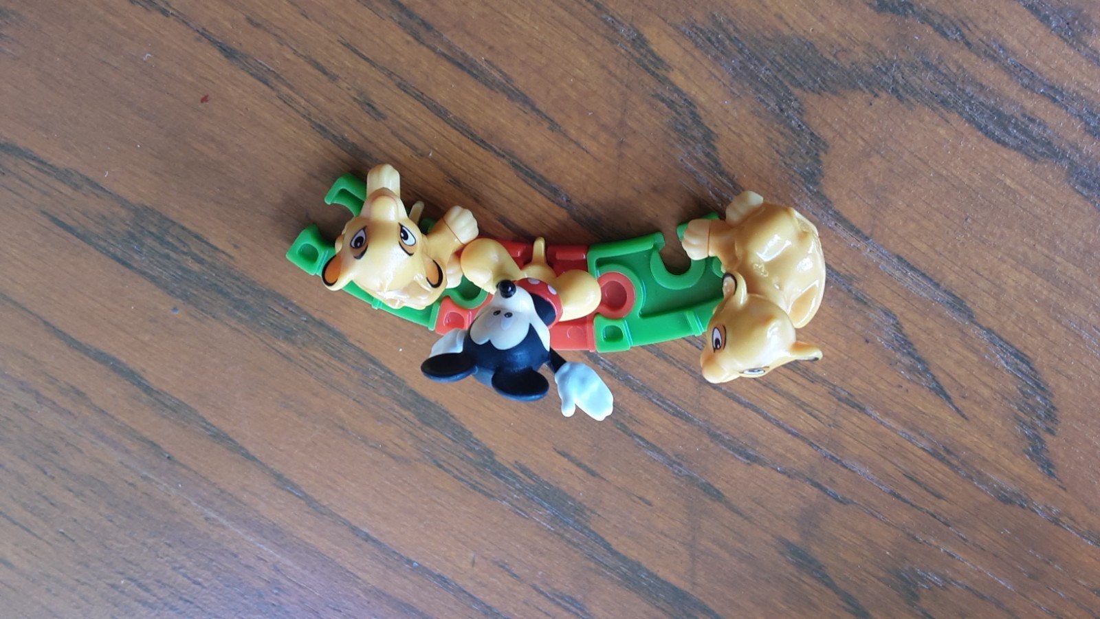 Mickey Mouse en 2 Leeuwen - Disney Kinder Surprise, Verzamelen, Ophalen of Verzenden, Mickey Mouse, Gebruikt, Beeldje of Figuurtje