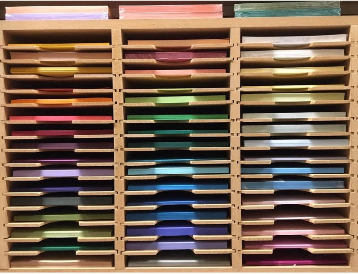 Handgemaakte houten kasten, 64 vakken voor A4 papier, Ophalen, Zo goed als nieuw