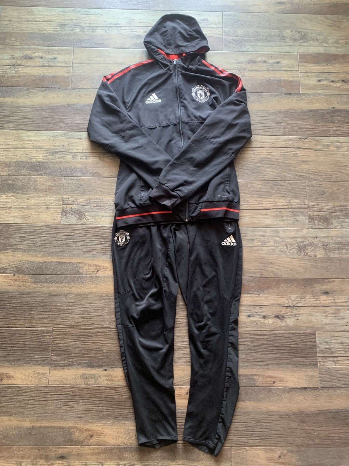 Manchester United Trainingspak, Maat 48/50 (M), Zwart, Ophalen of Verzenden, Adidas