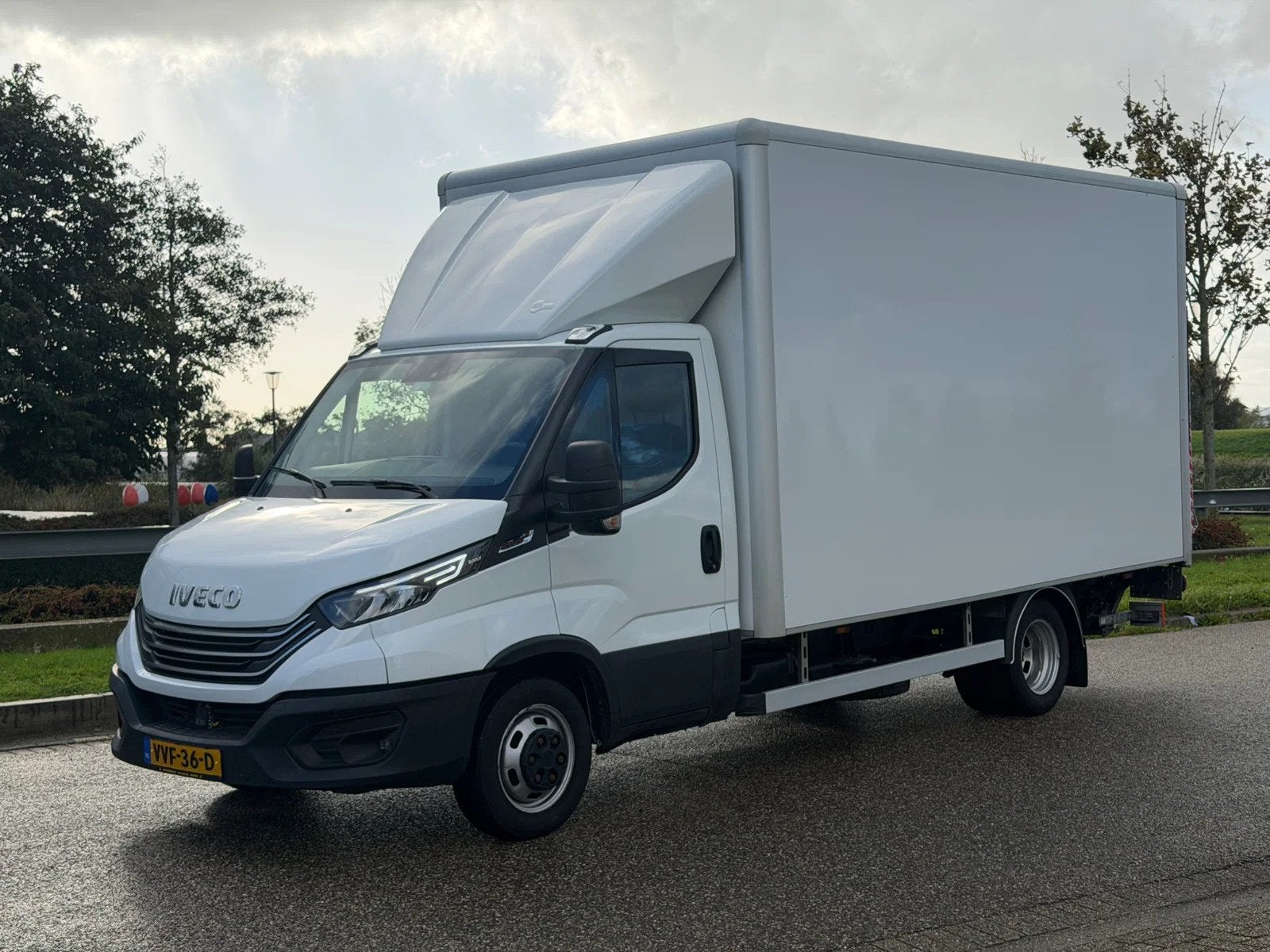 Iveco Daily 40C18 Bakwagen Laadklep Zijdeur Automaat Airco N, Achterwielaandrijving, Gebruikt, Euro 6, 4 cilinders