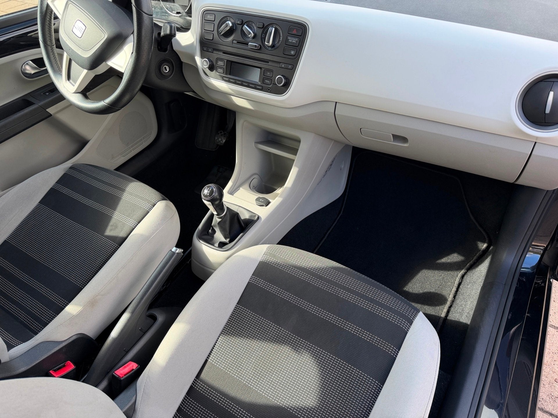 Seat Mii 1.0 Style Chic 5DRS|AIRCO|APK NIEUW|LMV, Auto's, Voorwielaandrijving, Euro 5, Gebruikt, 4 stoelen