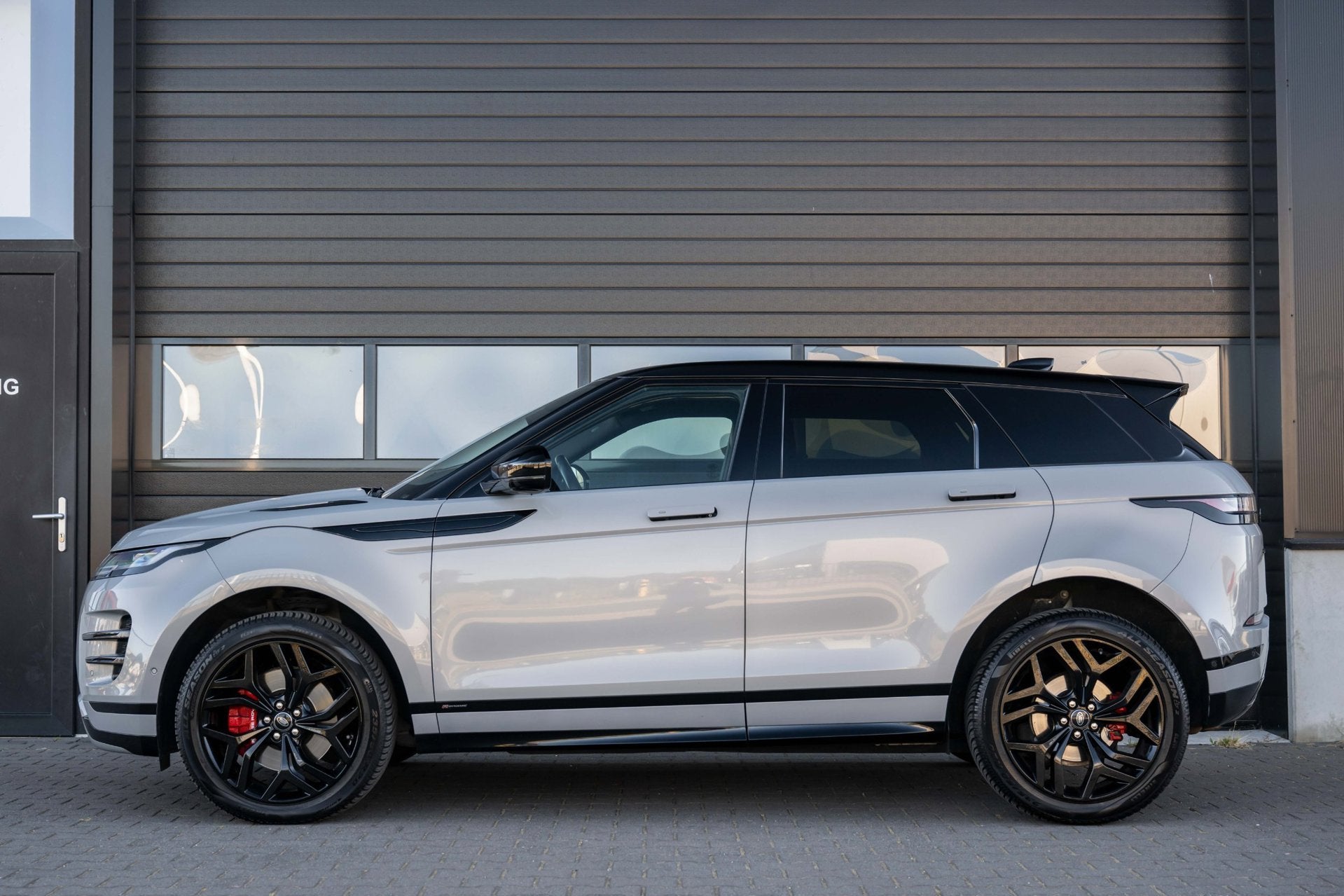 Land Rover Range Rover Evoque 2.0 D150 AWD R-Dynamic HSE|Mer, Auto's, Land Rover, Automaat, Dealer onderhouden, Gebruikt, 4 cilinders