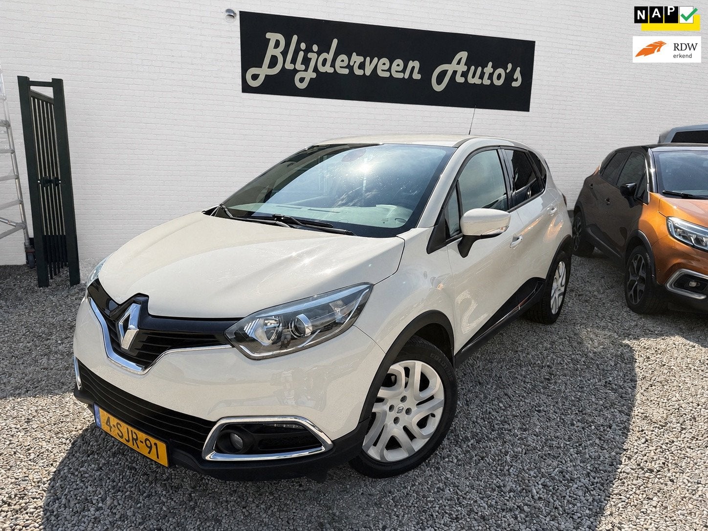 Renault Captur 1.2 TCe Dynamique Automaat | Camera | Navi |, Euro 5, Stof, 4 cilinders, Wit