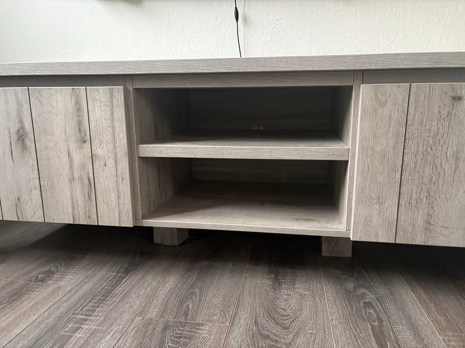 Stijlvol TV-meubel met opbergruimte - Zo goed als nieuw, Ophalen, 150 tot 200 cm, Zo goed als nieuw, Minder dan 100 cm