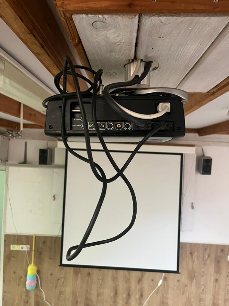 Projectiescherm + Optoma 531P beamer, Ophalen