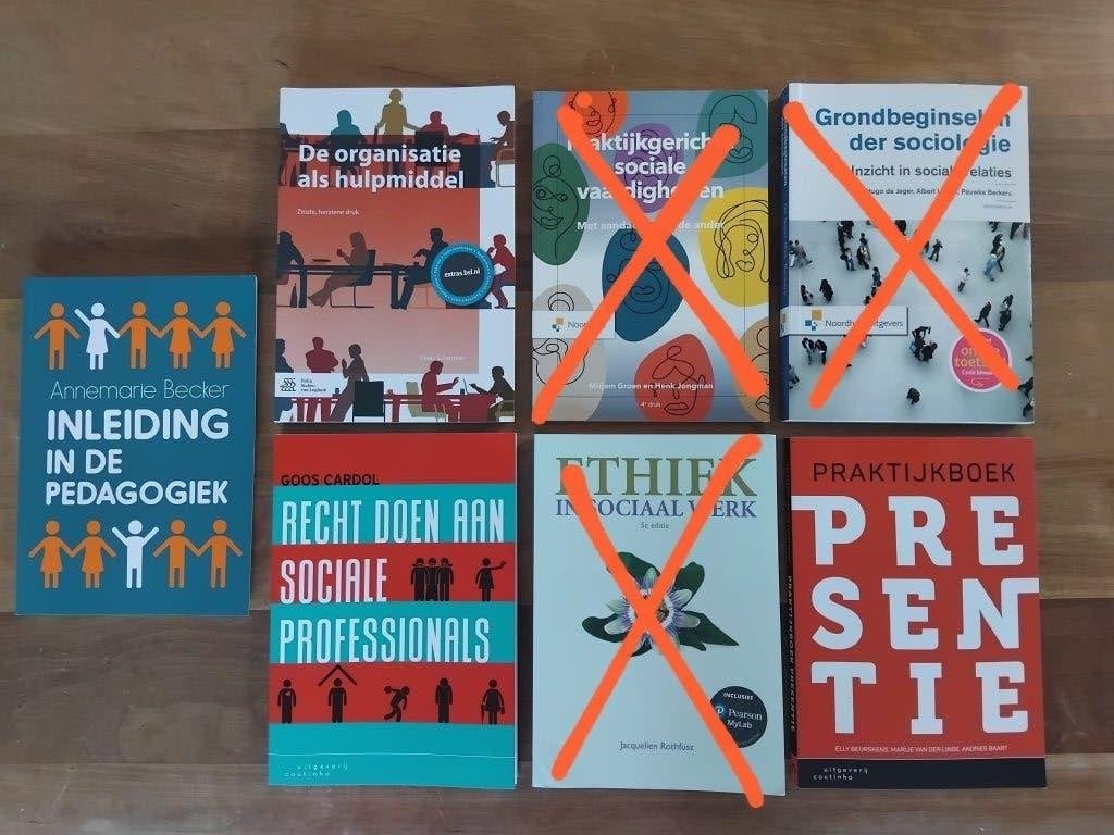Nog... 4 studieboeken HBO Social Work - 1e jaar, Bachelor, Ophalen of Verzenden, Alpha, Zo goed als nieuw, HBO