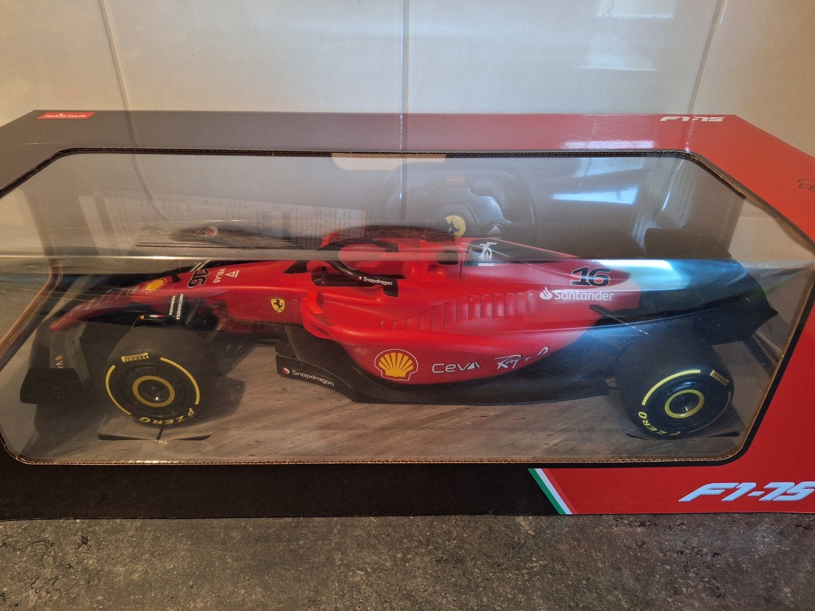 Ferrari F1-75 RC Auto Schaal 1:18 - Zo goed als nieuw, Zo goed als nieuw, Auto onroad, RTR (Ready to Run), Overige typen