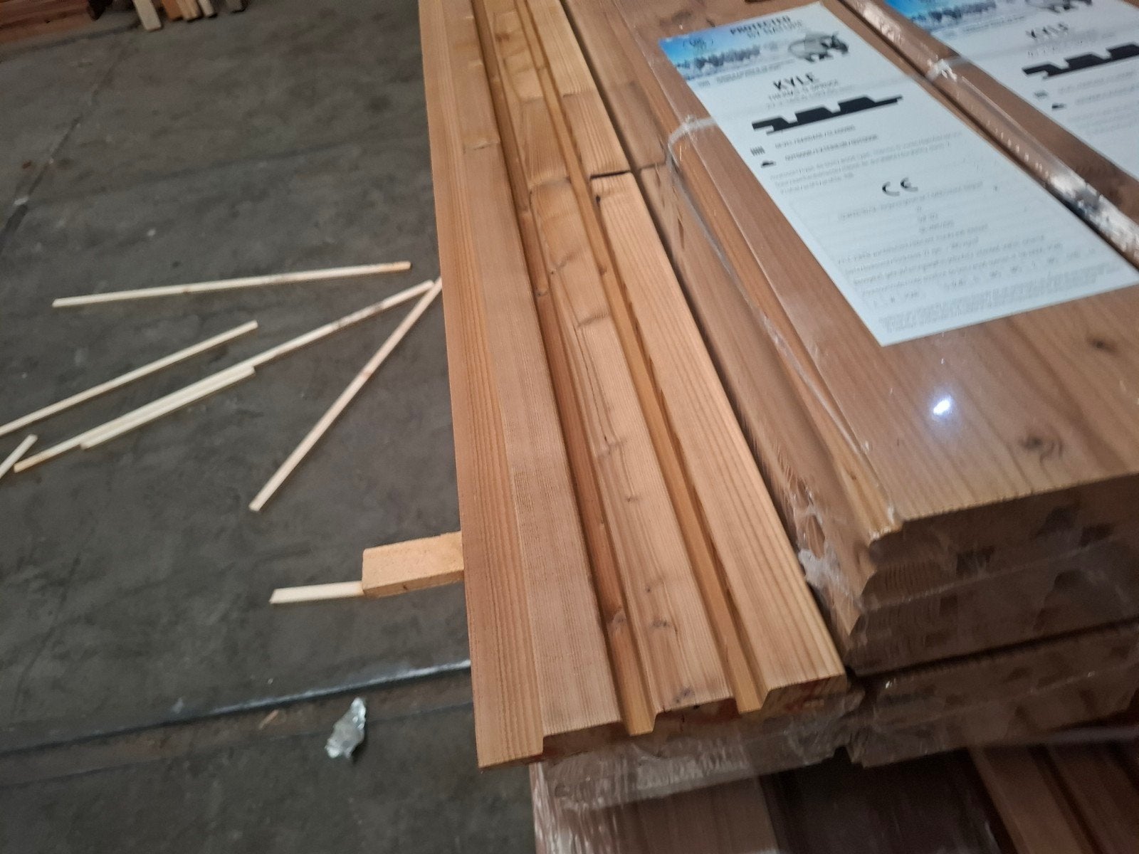 partij 40 st 3 meter trippel rhombus termowood bezorgen moge, Ophalen, Nieuw, 250 cm of meer, Planken