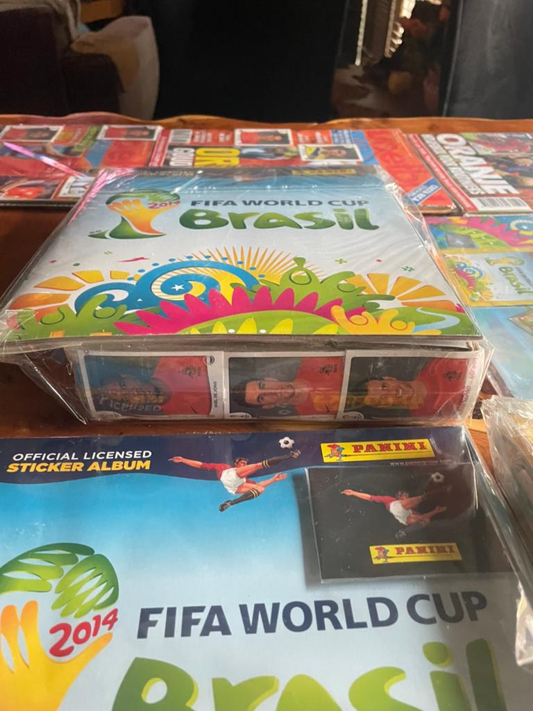 Wk 2014 brasil panini items - compleet( album), Ophalen, Zo goed als nieuw