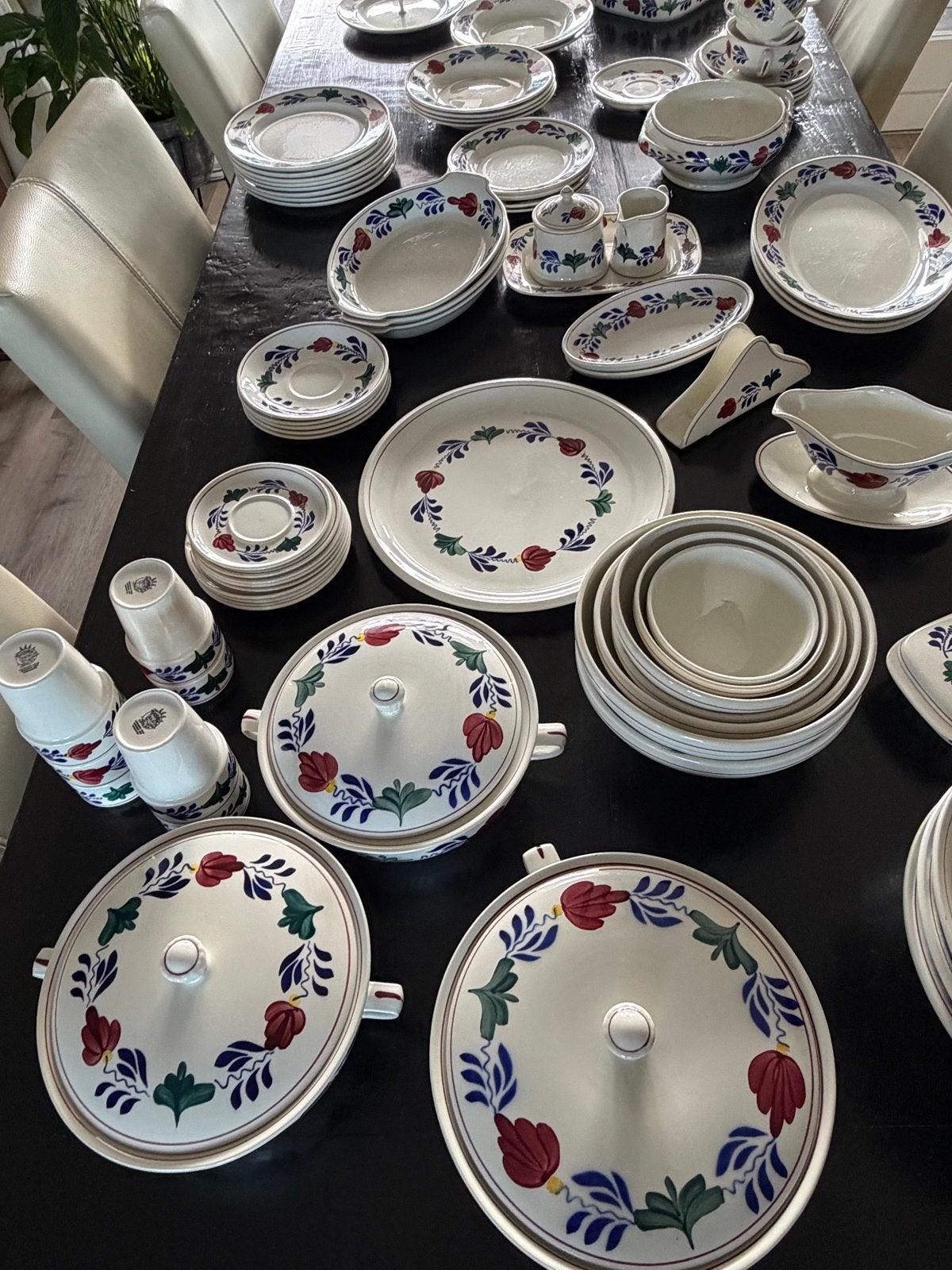 Uitgebreid Boerenbont Servies - Compleet en Zo Goed als Nieu, Ophalen, Keramiek, Landelijk/Boerenbont, Zo goed als nieuw