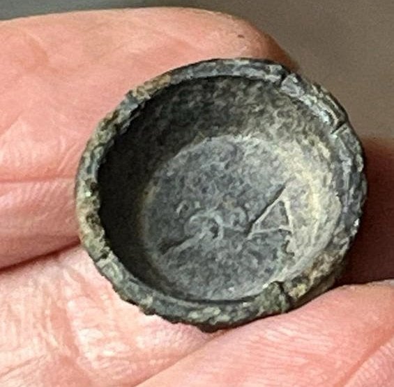 Bodemvondst….Antiek Klein Bronzen Sluitgewichtje, Ophalen of Verzenden, Gebruikt