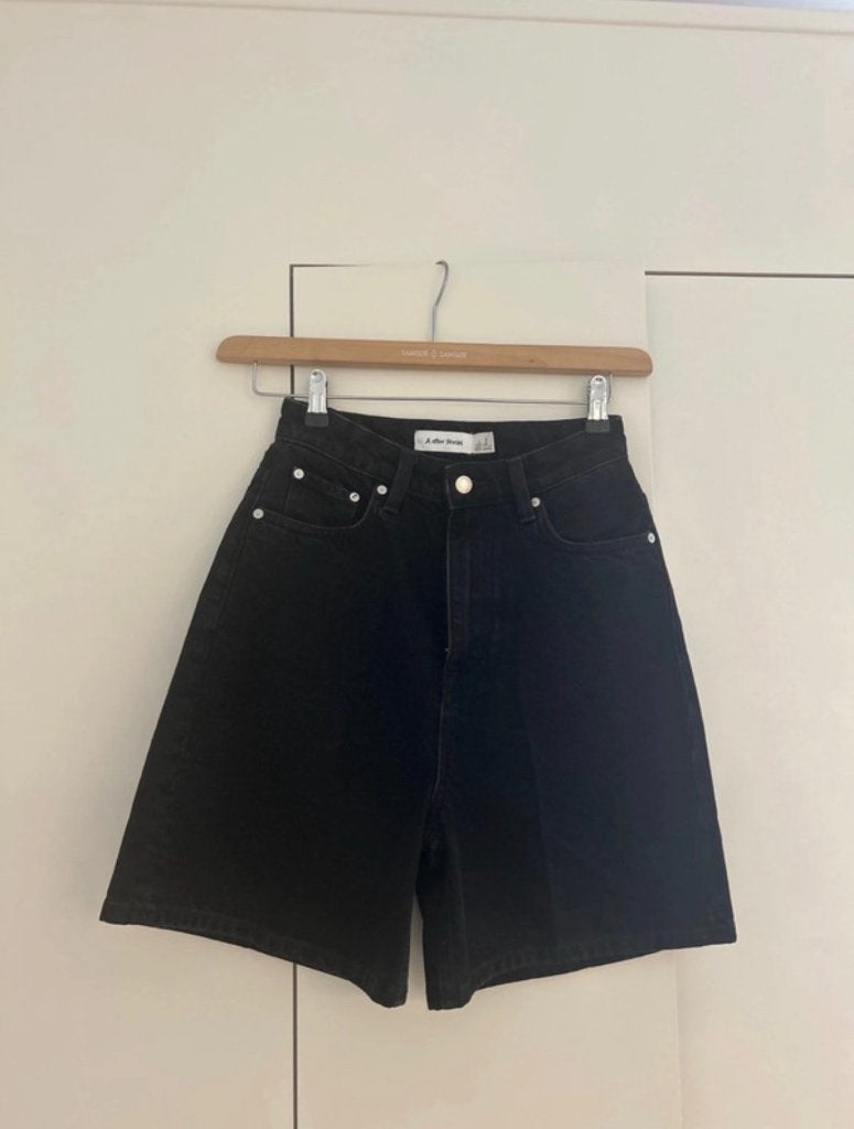 And Other Stories black denim shorts, And other stories, Verzenden, Zwart, Nieuw