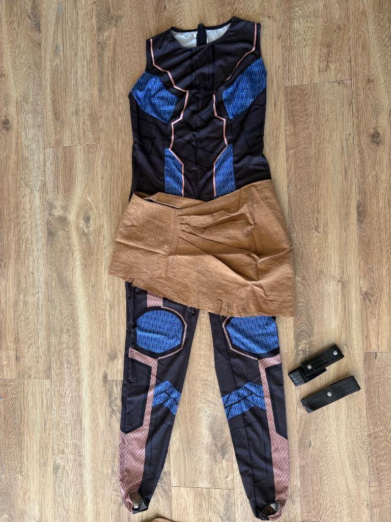 Black Panther Shuri Kostuum / pak – Large (L), Ophalen of Verzenden, Nieuw, Toneelattributen of Onderdelen