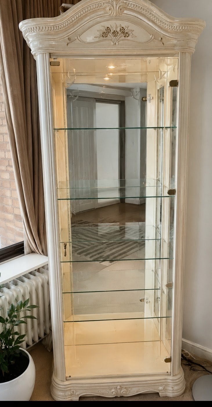 Luxe glazen Vitrinekast Beige met Spiegel en Verlichting, Ophalen, Met deur(en), Zo goed als nieuw, 150 tot 200 cm