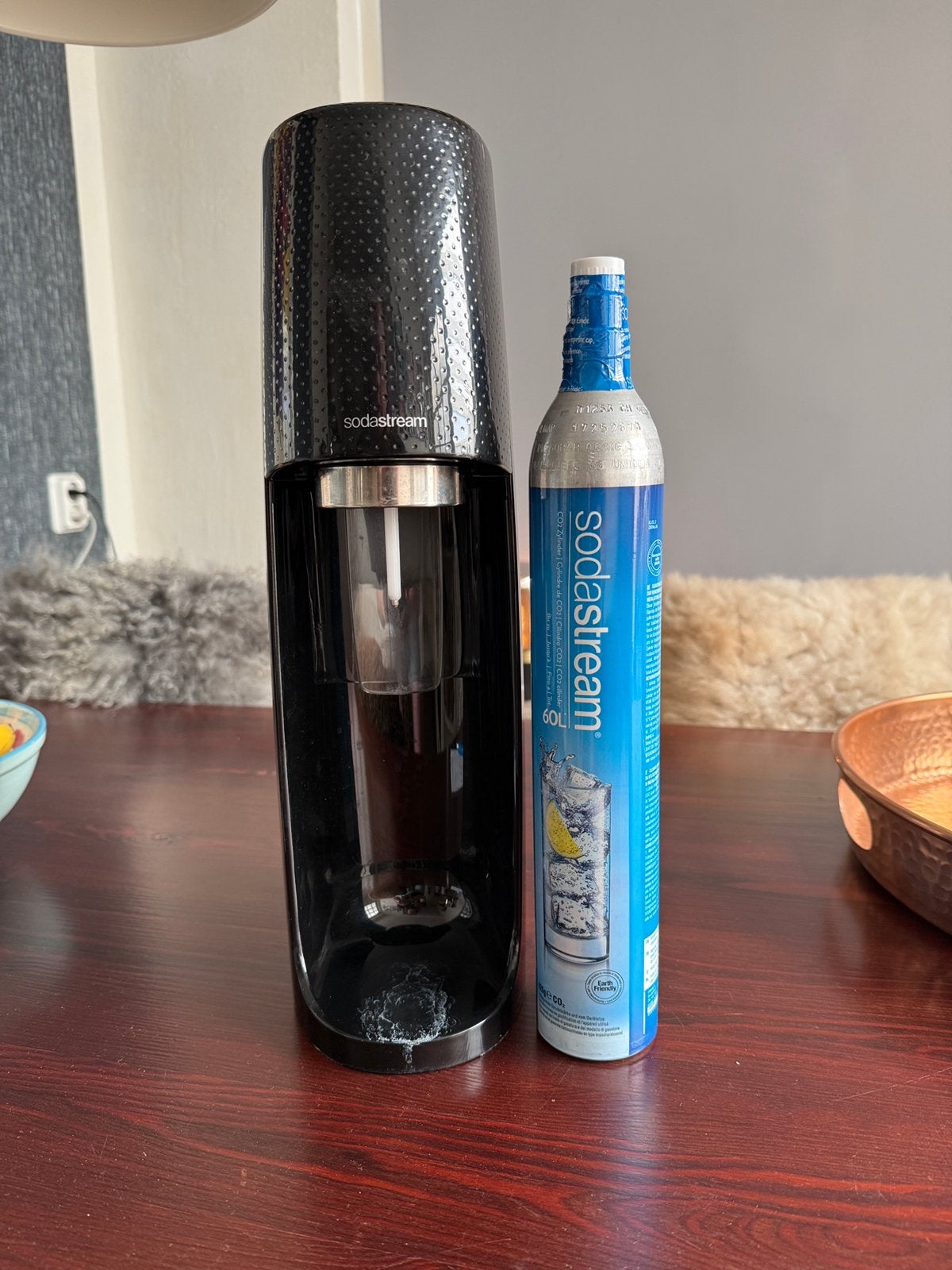 Sodastream met volle 60 l cilinder, Witgoed en Apparatuur, Bruiswatermachines, Ophalen, Zo goed als nieuw