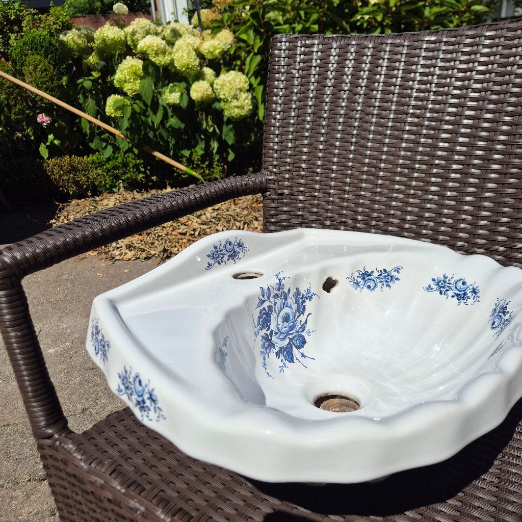 Fonteintje schelpmodel rijk gedecoreerd kobaltblauwe bloemen, Ophalen