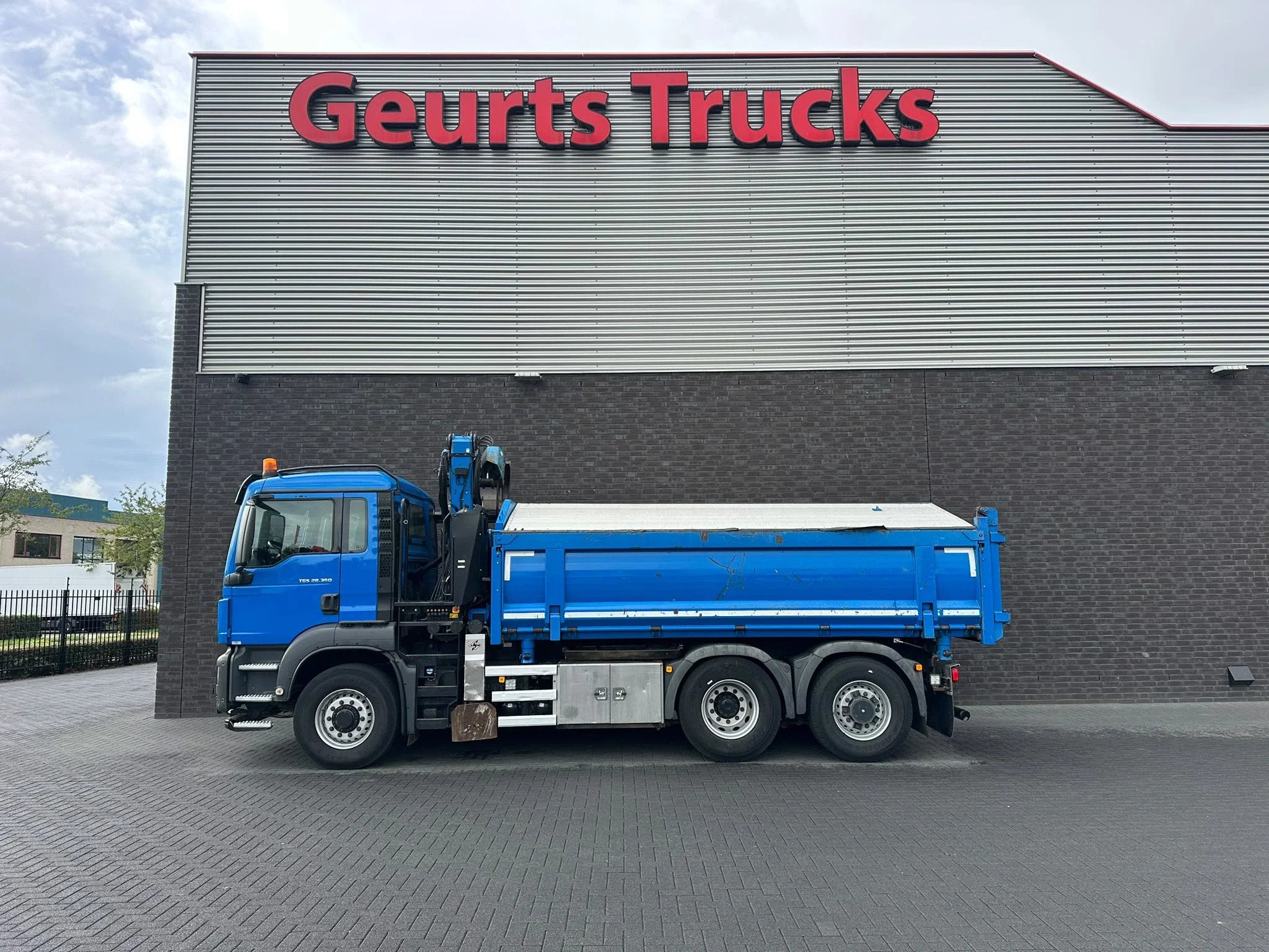 MAN TGS 26.360 6X4H-4 BL KIPPER +EPSILON Q 170 EASYFOLD KRAA, Automaat, Euro 6, Blauw, Origineel Nederlands