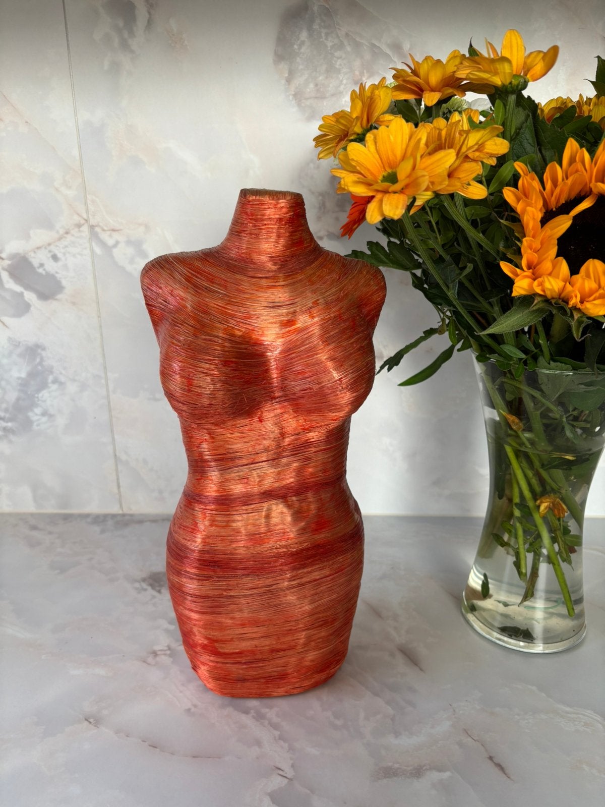 Decoratieve Buste van Vrouwelijk Torso - Rood/Koperkleurig, Ophalen of Verzenden, Zo goed als nieuw, Natuurlijk materiaal