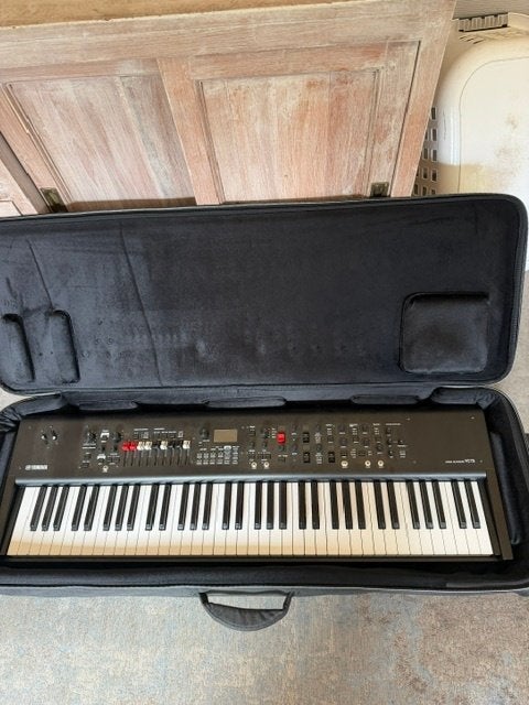 Yamaha YC73 Stage Keyboard met accessoires, Yamaha, Zo goed als nieuw, 76 toetsen, Ophalen