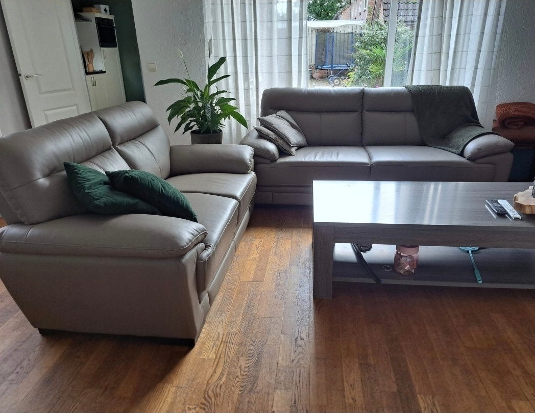 Leren bankstel 2- en 3-zits taupe - Zeer netjes!, Ophalen, 150 tot 200 cm, Tweepersoons, Leer