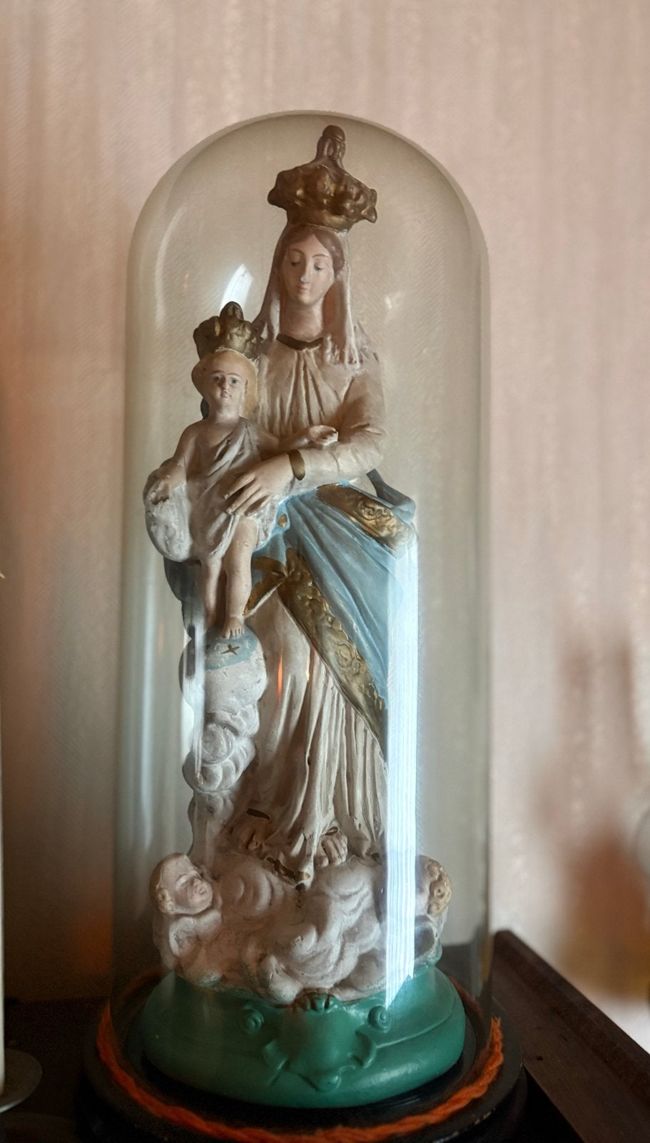 Antiek Mariabeeld met Kind Jezus onder glazen stolp, Ophalen
