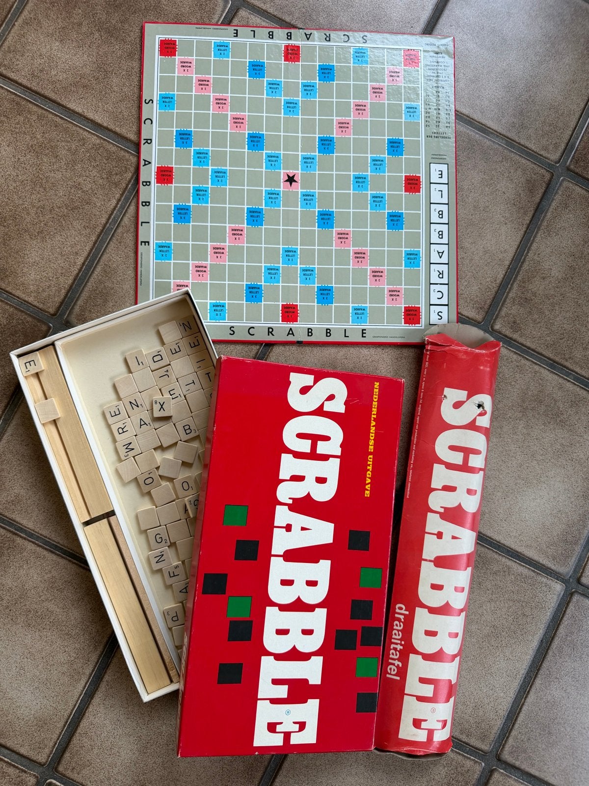 Scrabble bordspel met draaitafel - Vintage editie, Drie of vier spelers, Ophalen of Verzenden, Gebruikt