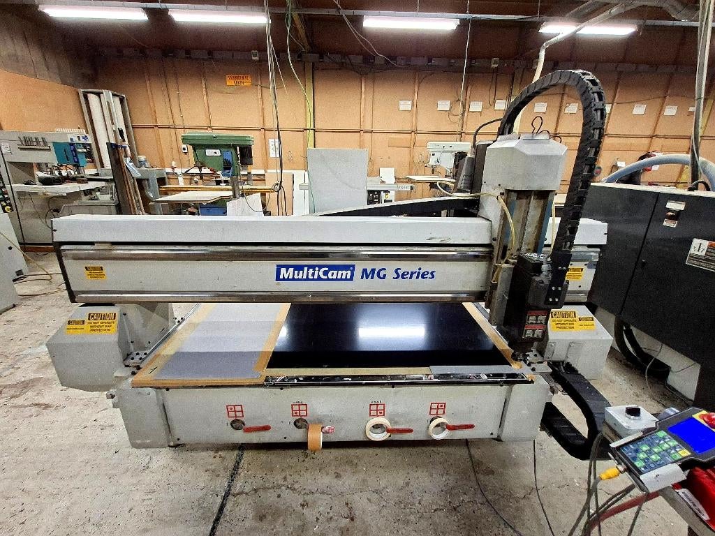 CNC Multicam MG204 (2002) + Busch vacuümpomp – werkend, Ophalen