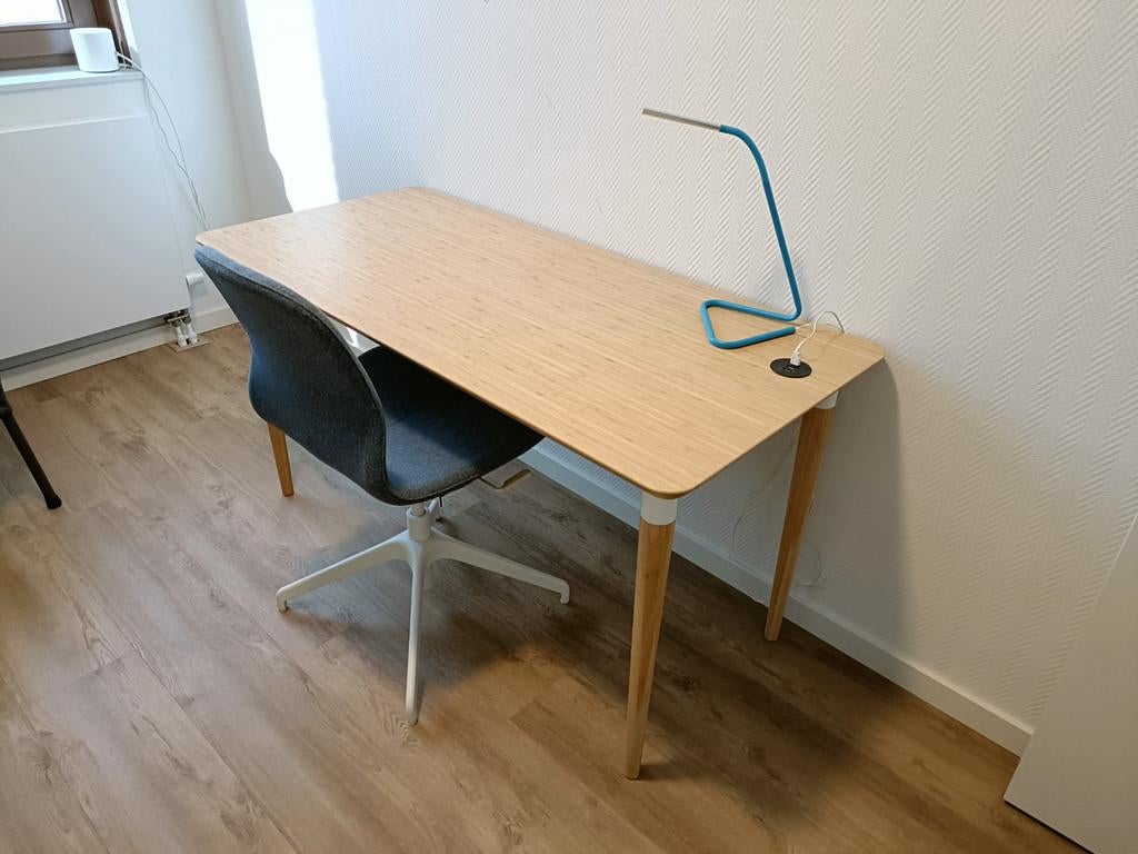 Ikea Anfallare bureau met Langfjall bureastoel en extra's, Huis en Inrichting, Bureaus, Ophalen, Scandinavisch, Zo goed als nieuw