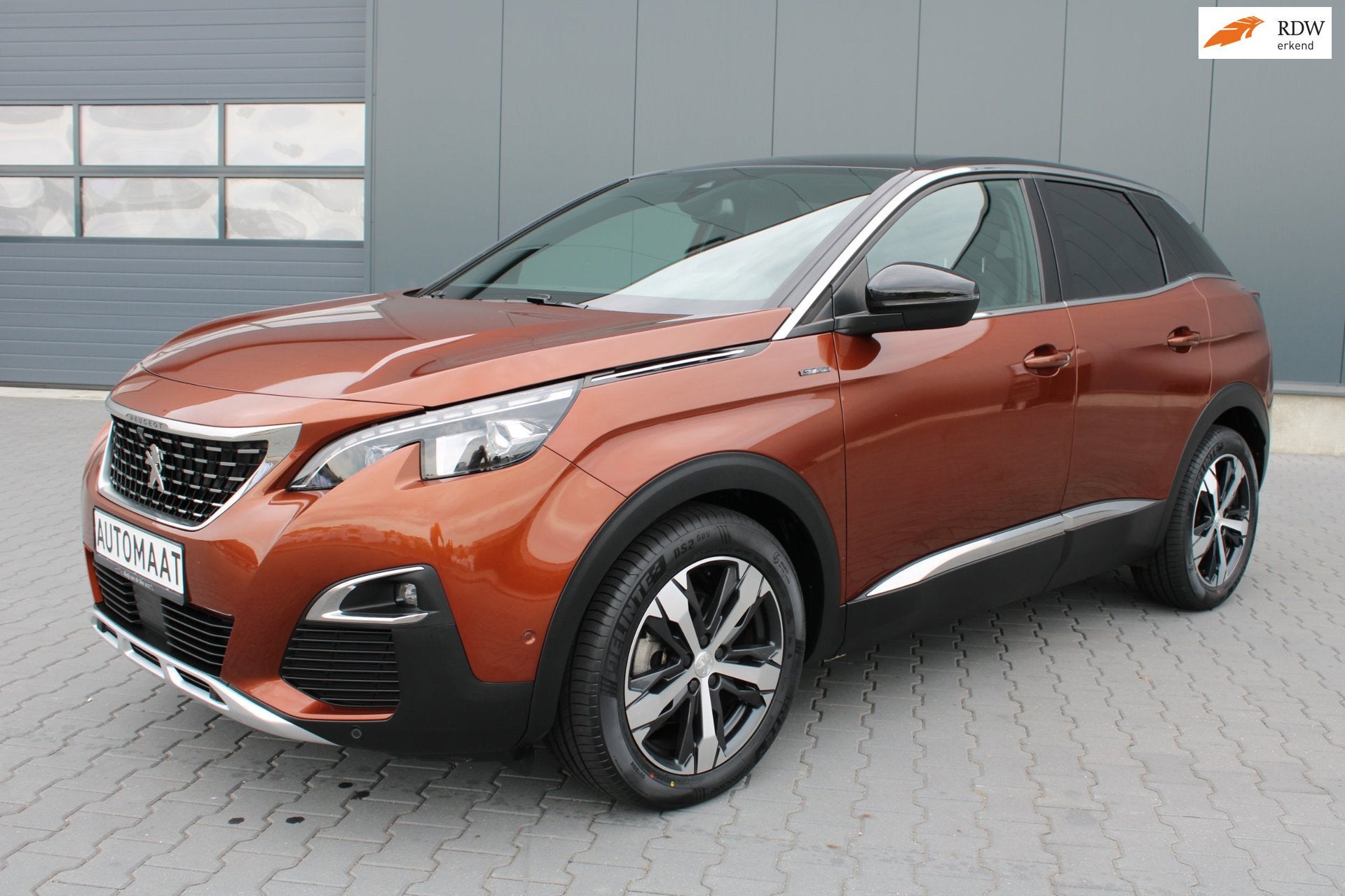 Peugeot 3008 1.6 PureTech GT Line AUTOMAAT CARAVANTREKKER, Auto's, Gebruikt, 4 cilinders, Bruin, Bedrijf
