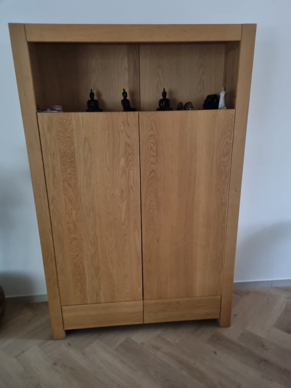 Massief houten kast, Huis en Inrichting, Ophalen, Eikenhout, Zo goed als nieuw, Modern