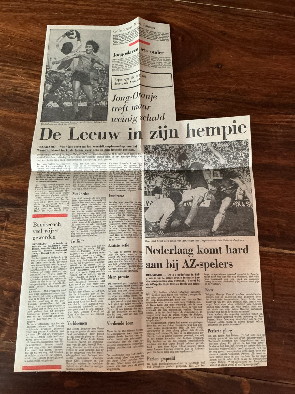 Voetbal krantenartikel Joegoslavië Nederland juni 1975, Verzamelen, Ophalen of Verzenden, Knipsel(s)