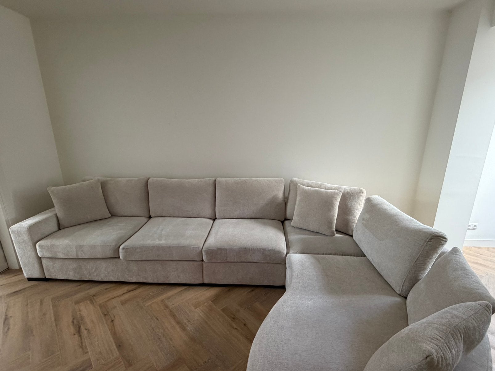 Foto 4 van Luxe beige/taupe hoekbank – nog geen jaar oud