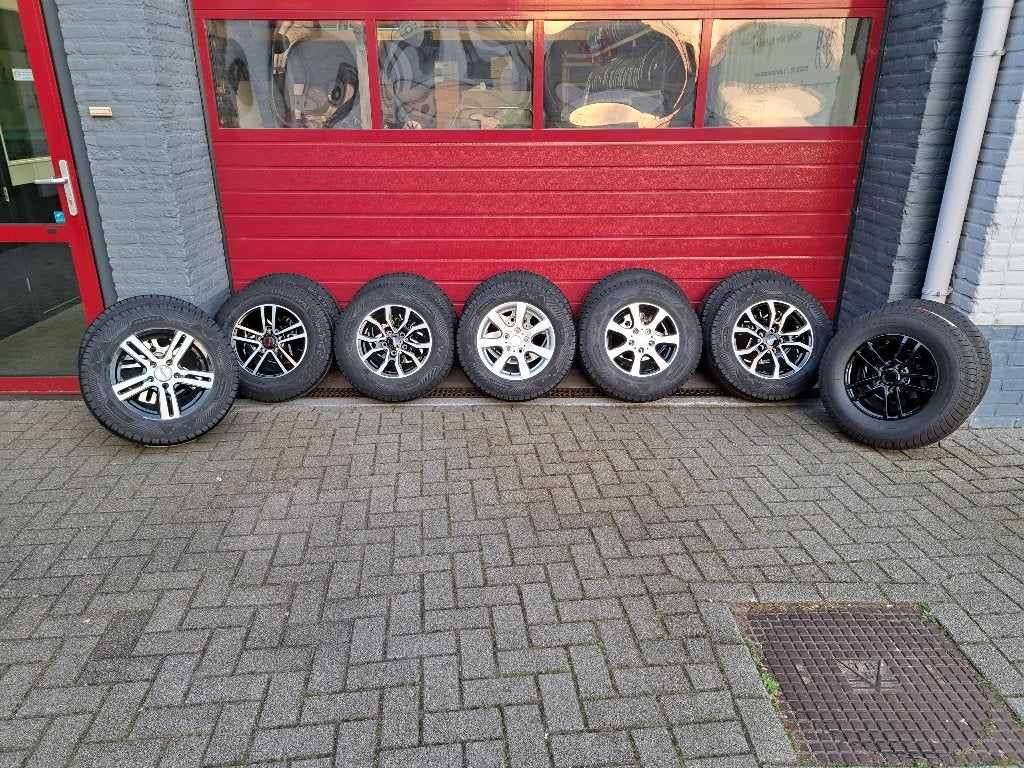 Nu diverse nieuwe sets caravan wielen op voorraad met DOT 26