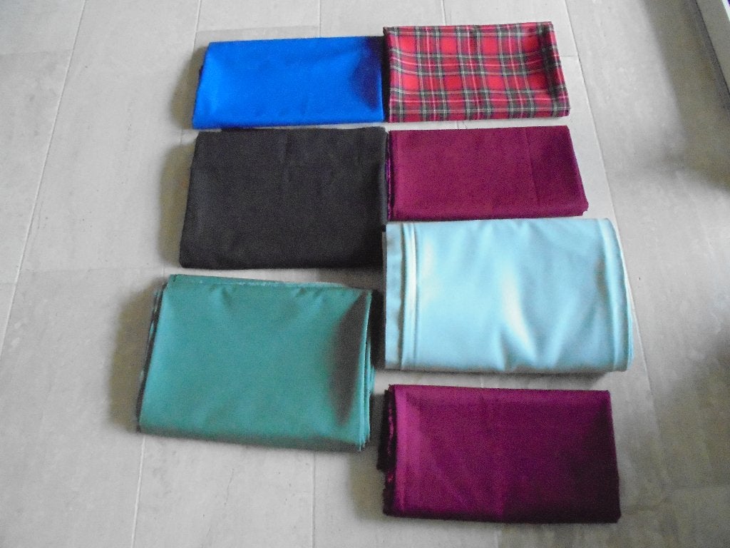 div kleuren coupons 2,00 euro per meter, Hobby en Vrije tijd, Overige kleuren, 120 cm of meer, Ophalen of Verzenden, Polyester