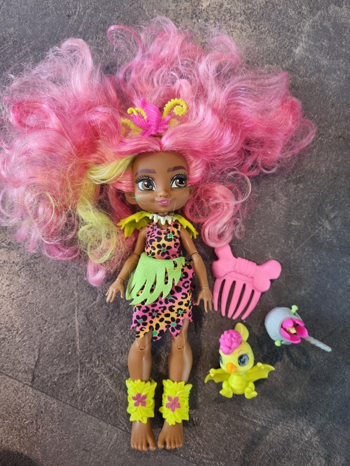 Mattel Cave Club Pop met accessoires, Kinderen en Baby's, Speelgoed | Poppen, Ophalen of Verzenden, Zo goed als nieuw
