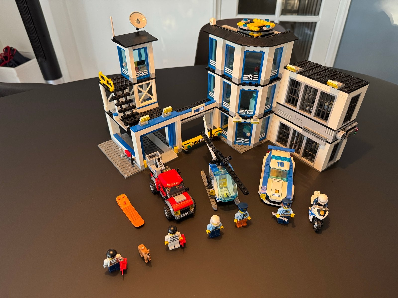 Lego City Politiebureau 60141 - volledig compleet, City, Lego, Ophalen of Verzenden, Zo goed als nieuw