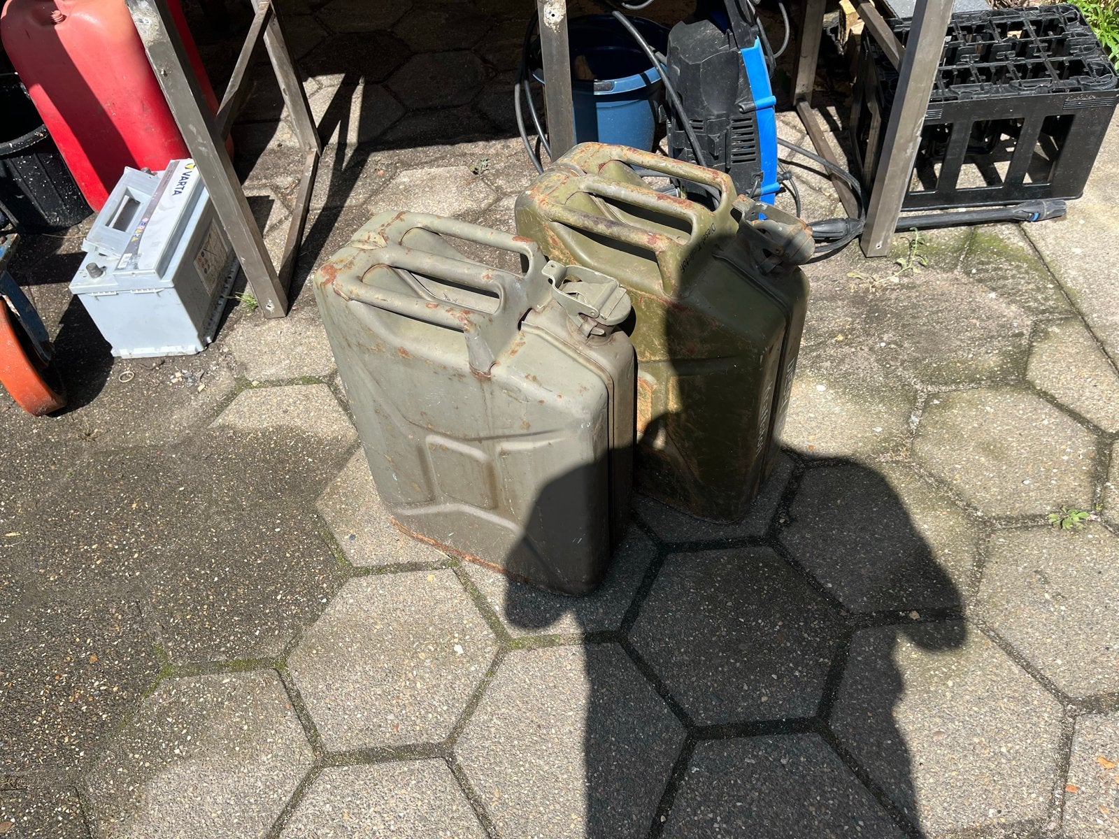 Twee gebruikte  Leger  jerrycans - 20 liter, Ophalen of Verzenden, Nb, Nb, Nb