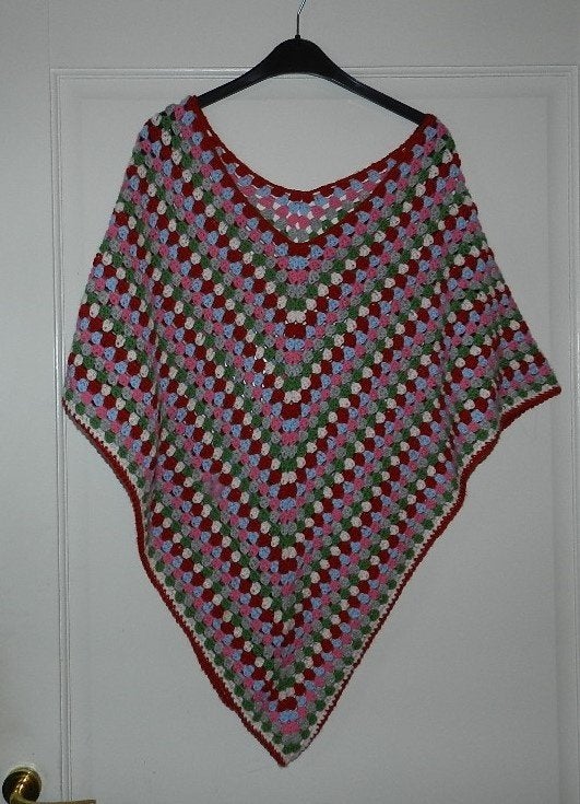Mooie vrolijke veelkeurige poncho. Zo goed als nieuw!, Verzenden, Zo goed als nieuw